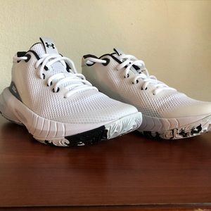 Under Armour HOVR Breakthru Size 8.5